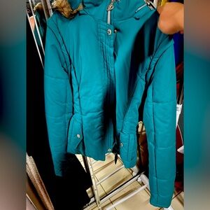 Teal Women's Puffer Jacket. Size XL.